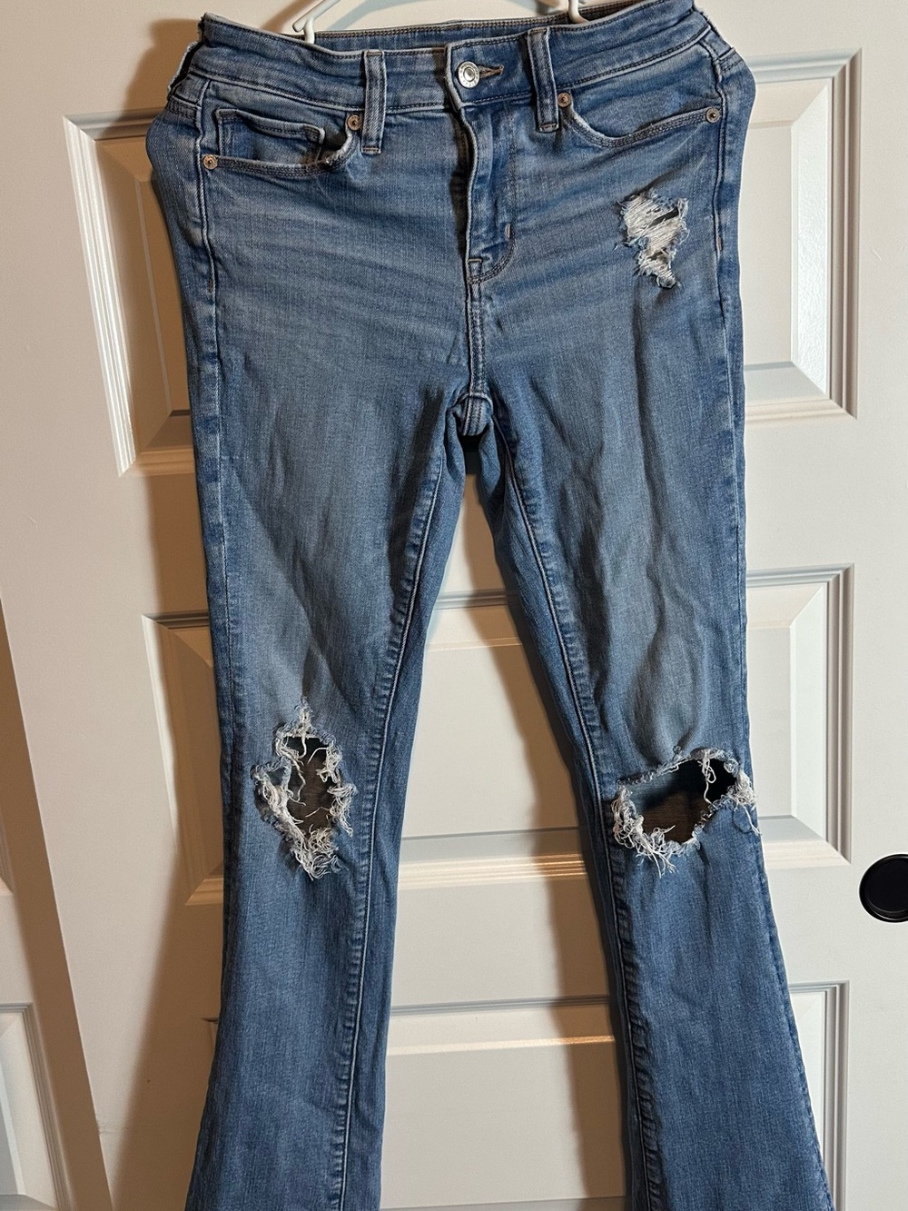 American Eagle Outfitters Women's Distressed Light Blue Straight Leg Jeans